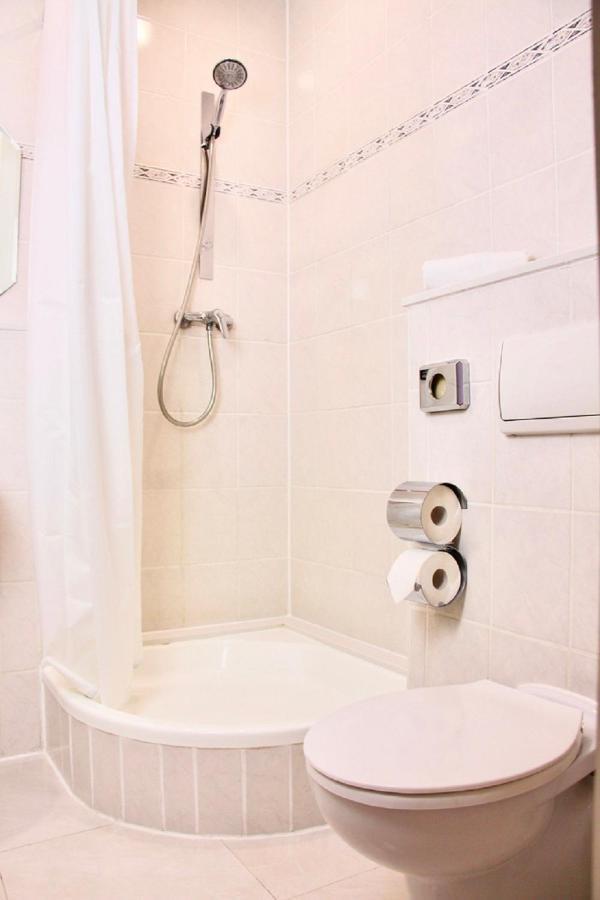 ולטן Parkhotel Viktoria מראה חיצוני תמונה