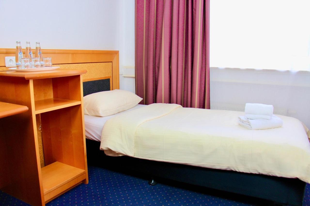ולטן Parkhotel Viktoria מראה חיצוני תמונה